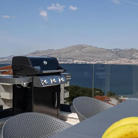 Villa 360 *